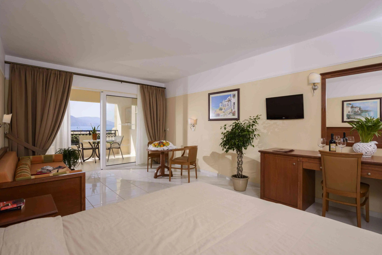 Photo - Vantaris Palace