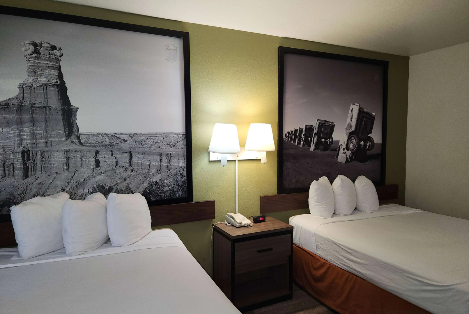 Photo - Super 8 by Wyndham Austin North/University Area
