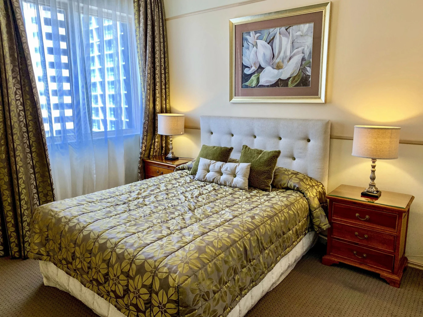 Photo - Royal Albert Hotel