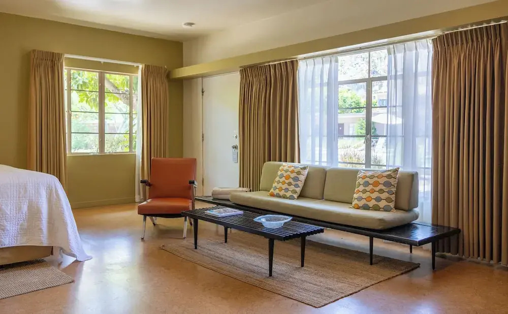 Photo - The Hideaway - 21 and Over