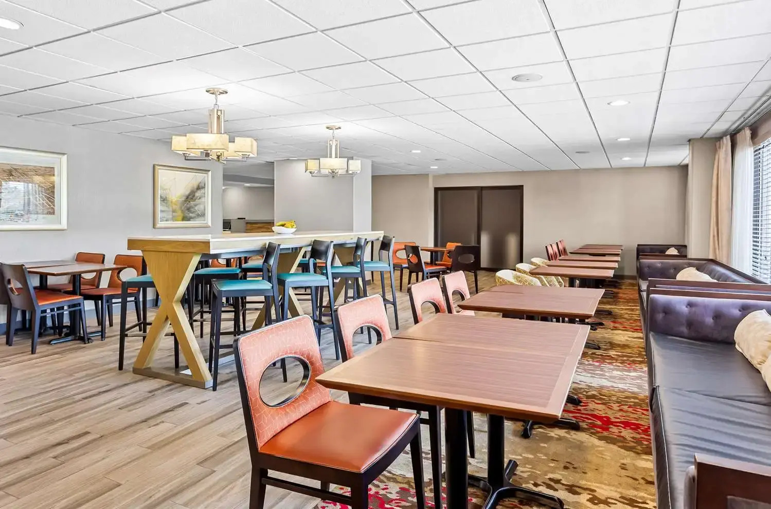 Photo - Hampton Inn Chicago-Naperville