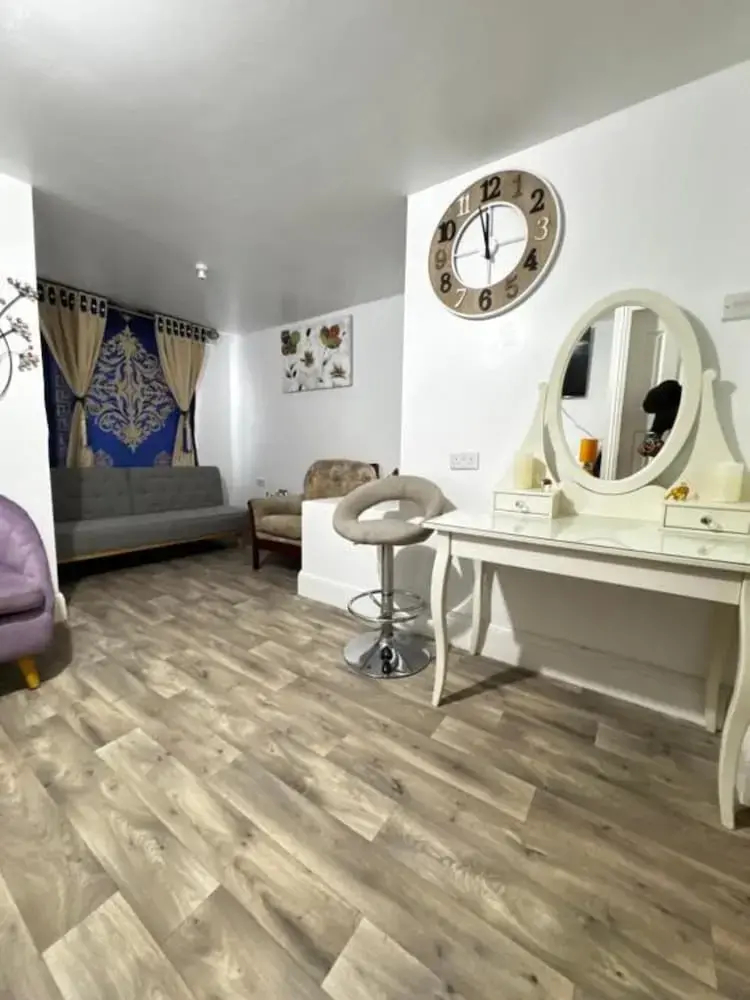 Foto - OYO Unique Guestroom - Farnworth, Easy Access to Bolton