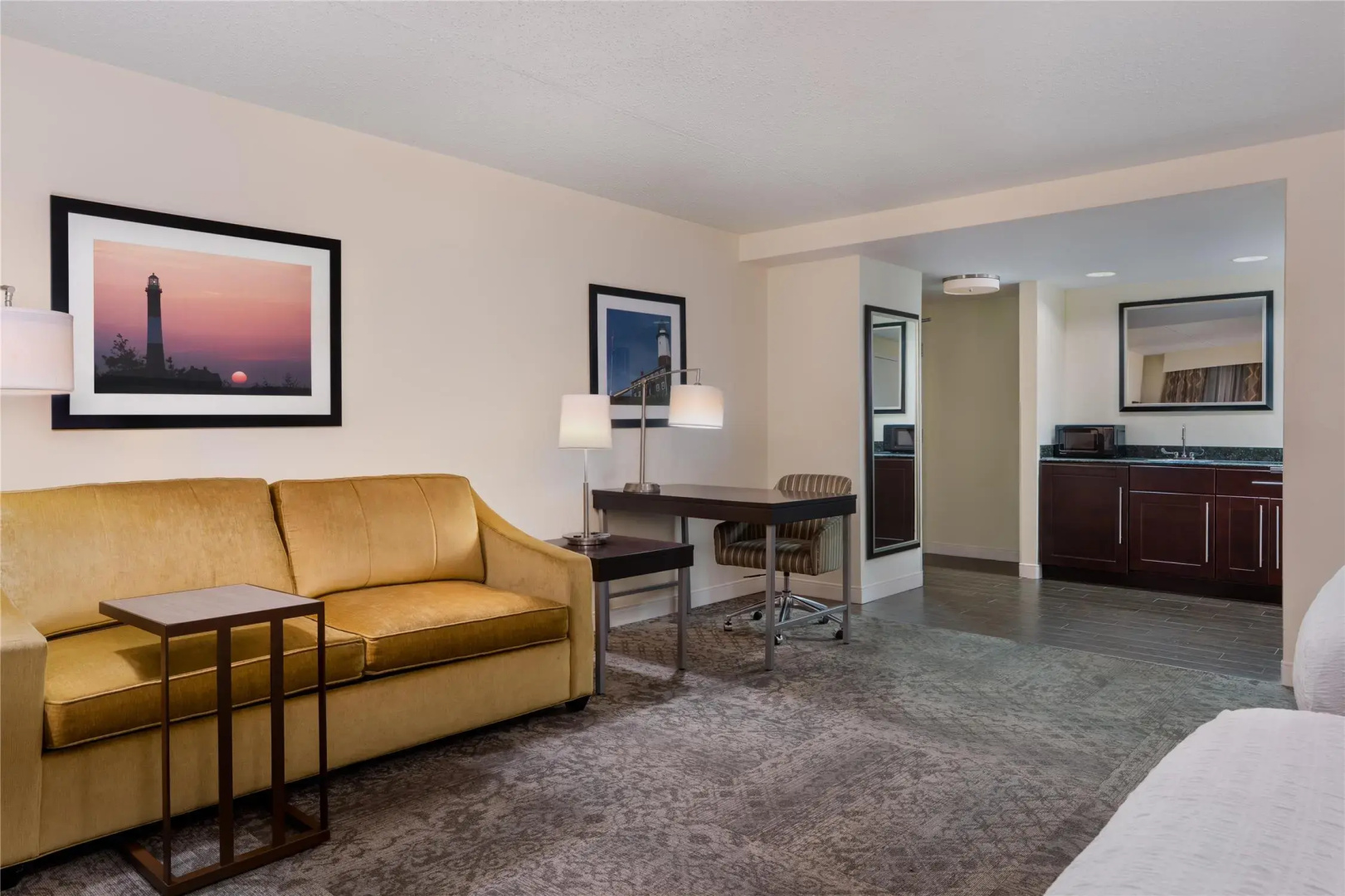 Photo - Hampton Inn & Suites Rockville Centre