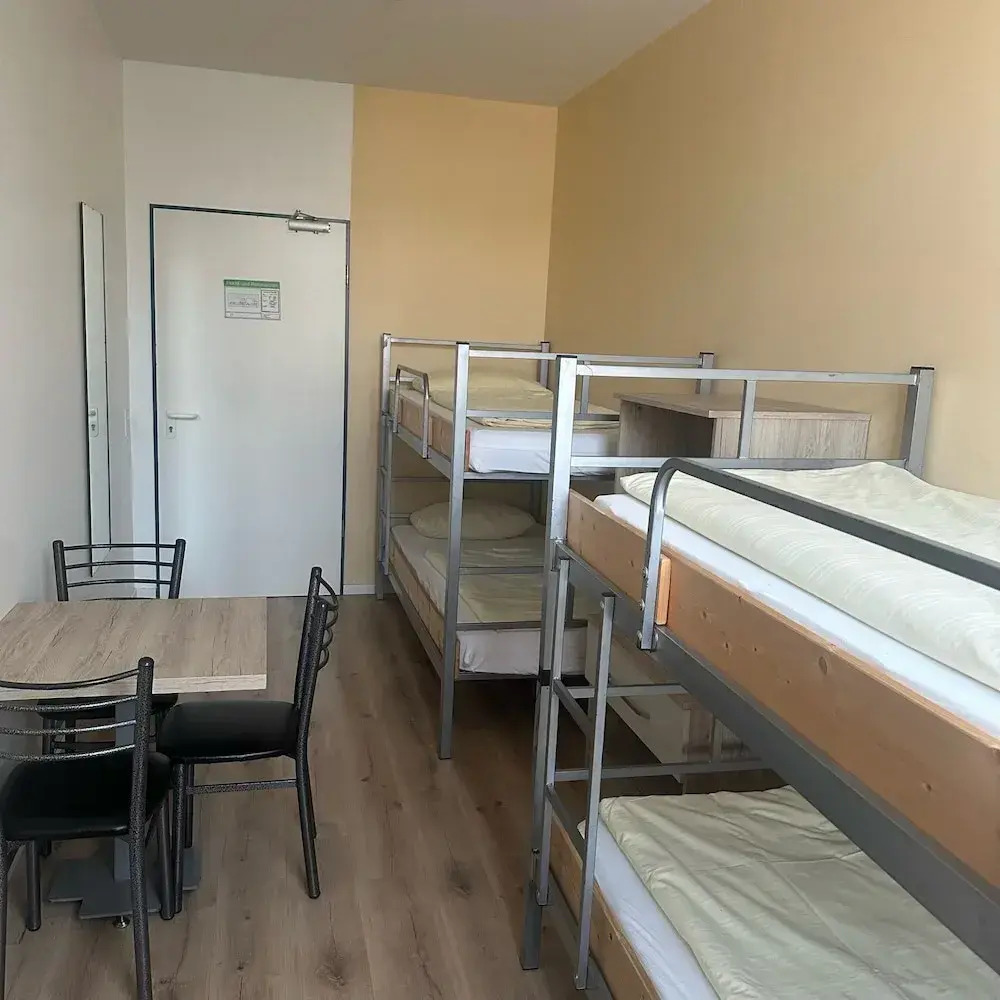 Foto - Low Budget Hostel