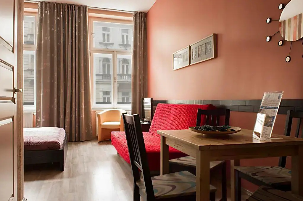 Foto - Royal Court Legerova