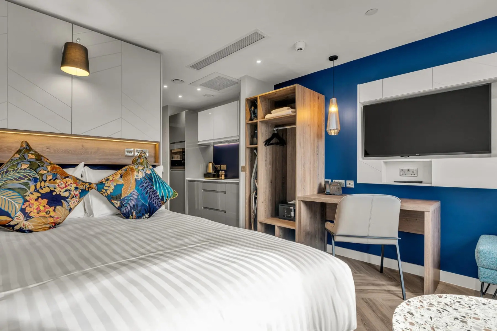 Photo - Roomzzz Edinburgh