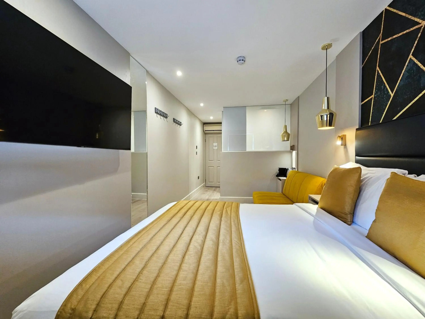 Photo - Nox Hotels Hyde Park