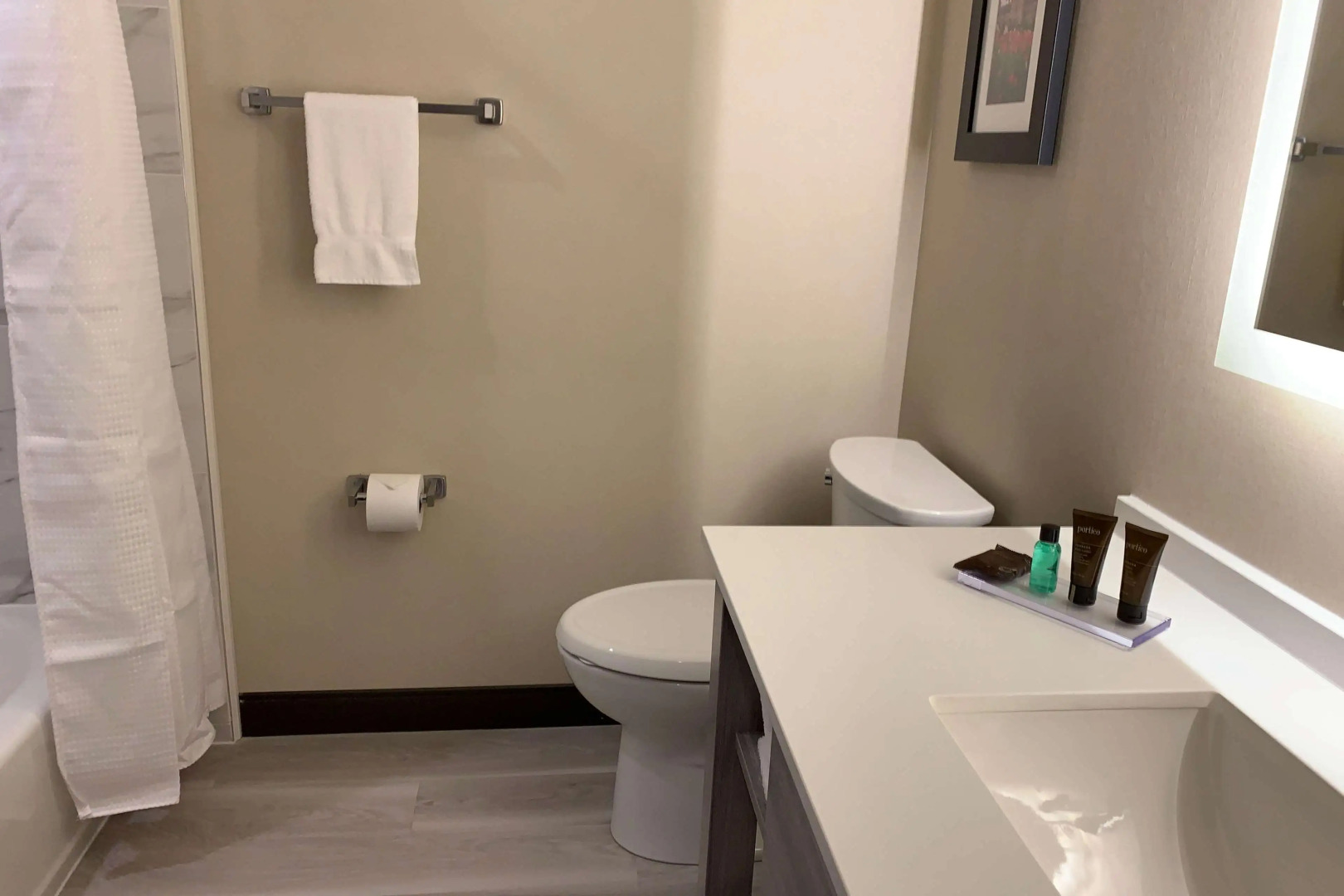 Photo - Wingate by Wyndham Kanata West Ottawa