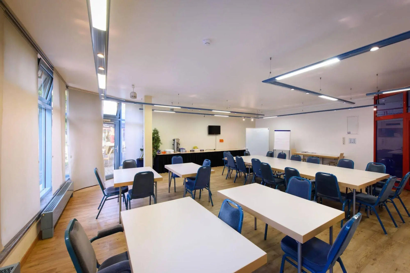 Photo - a&o Berlin Kolumbus