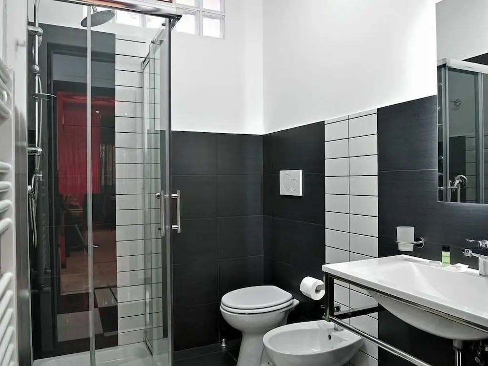 Photo - Black & White G&G