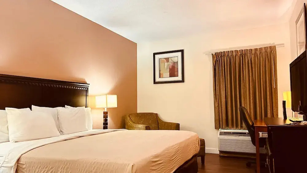 Photo - The Best Inn & Suites