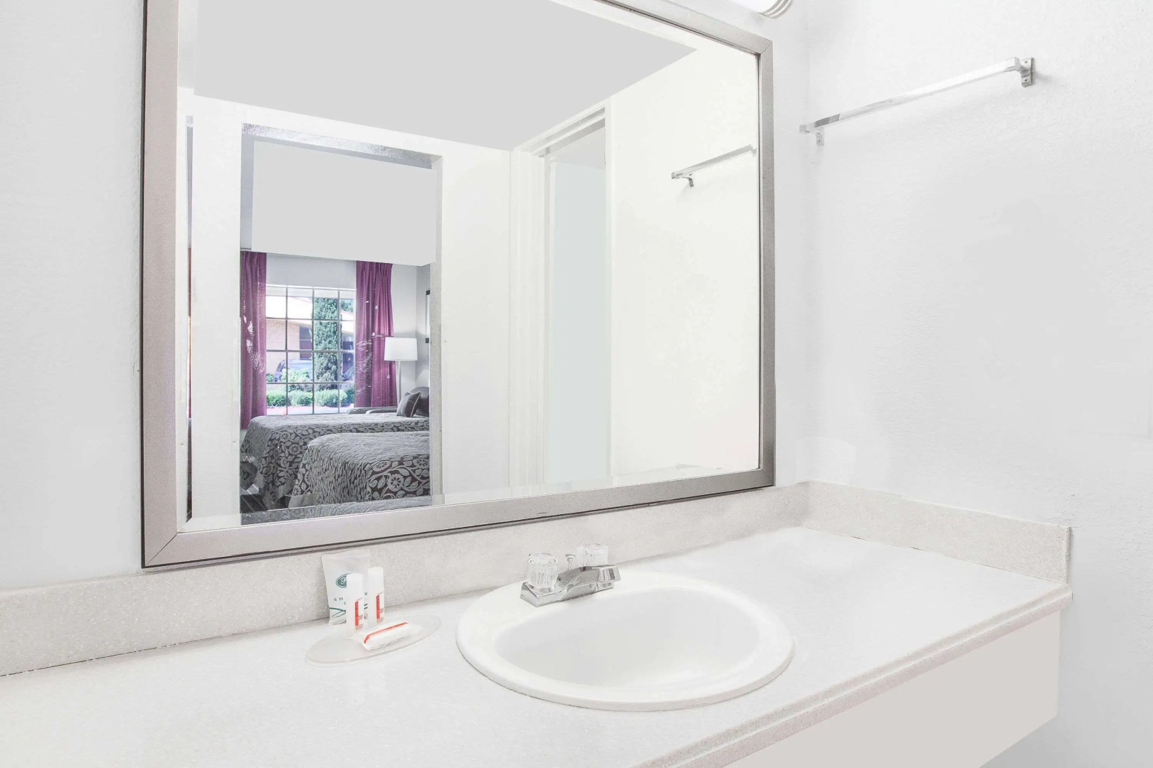 Photo - Days Inn by Wyndham Market Center Dallas Love Field