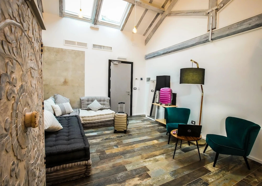 Photo - Rosso Cortese