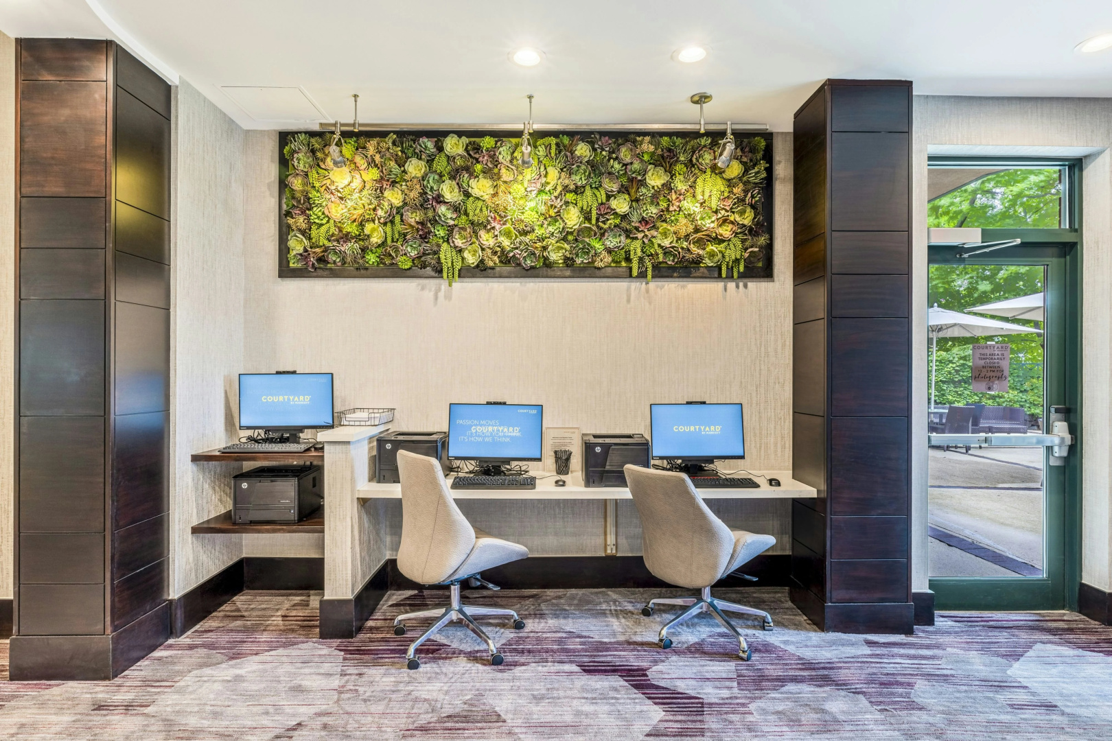 Photo - Courtyard by Marriott Boston Waltham