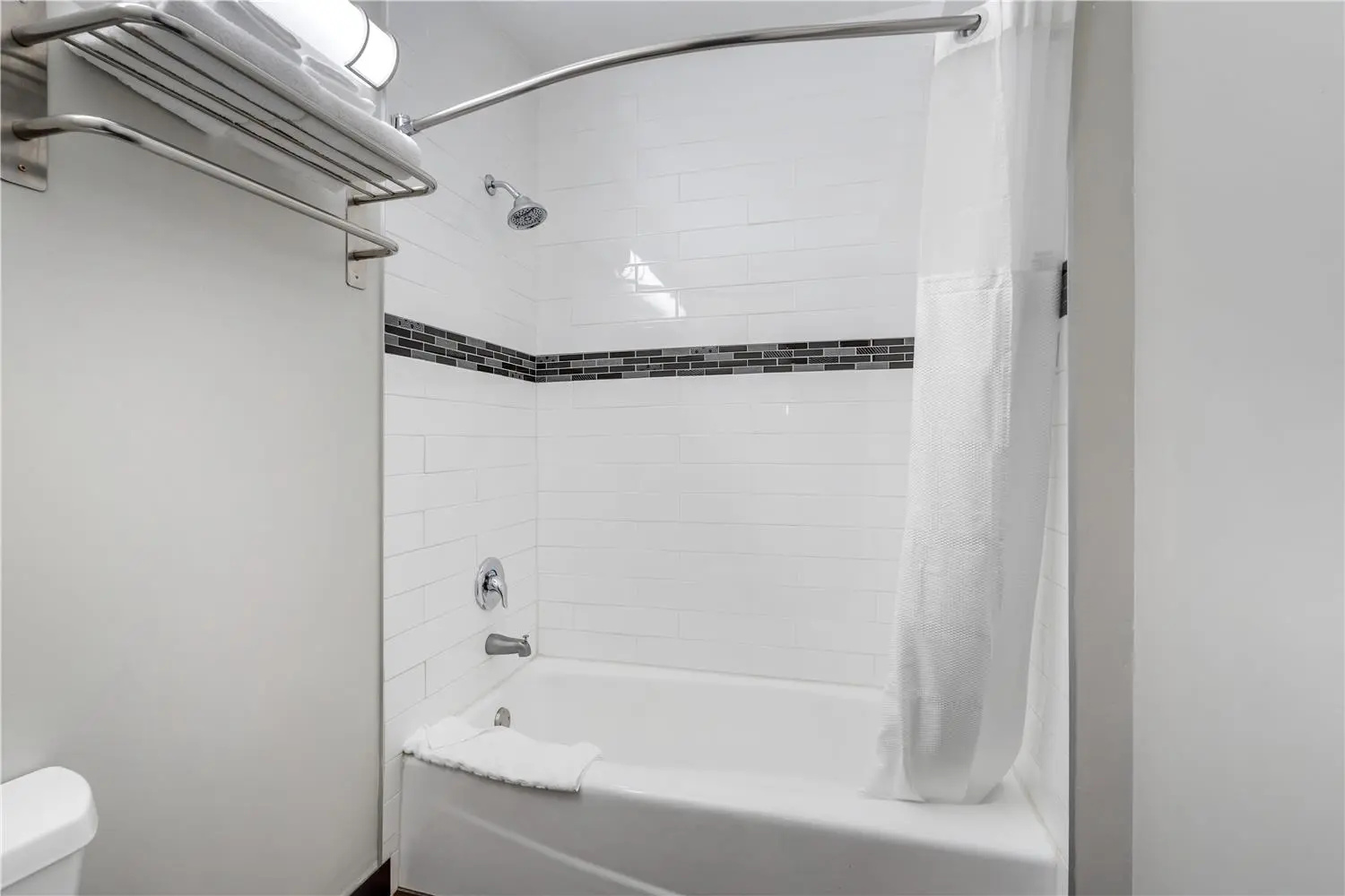 Photo - SureStay Hotel by Best Western Beverly Hills West LA