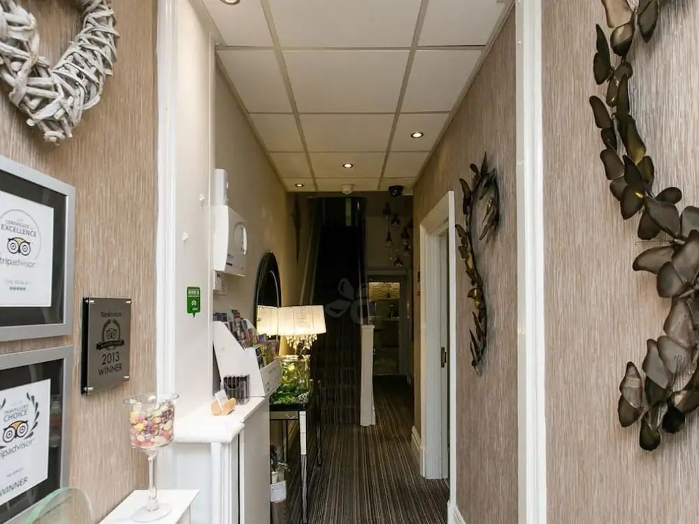 Photo - Kenley Hotel