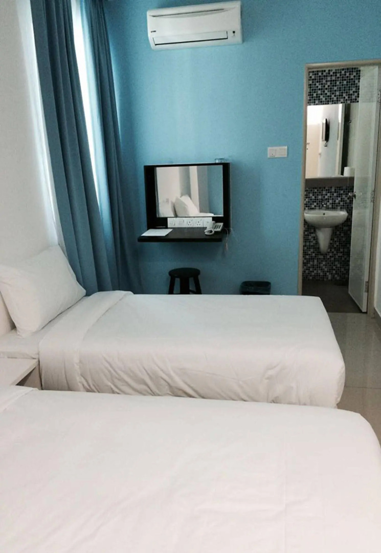 Photo - YY48 Hotel 2 Mins Walk From Masjid Jamek LRT Station