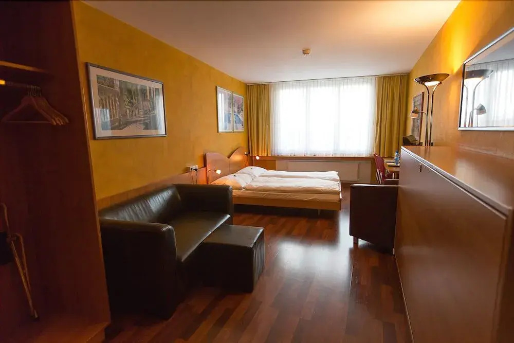 Photo - Hotel California