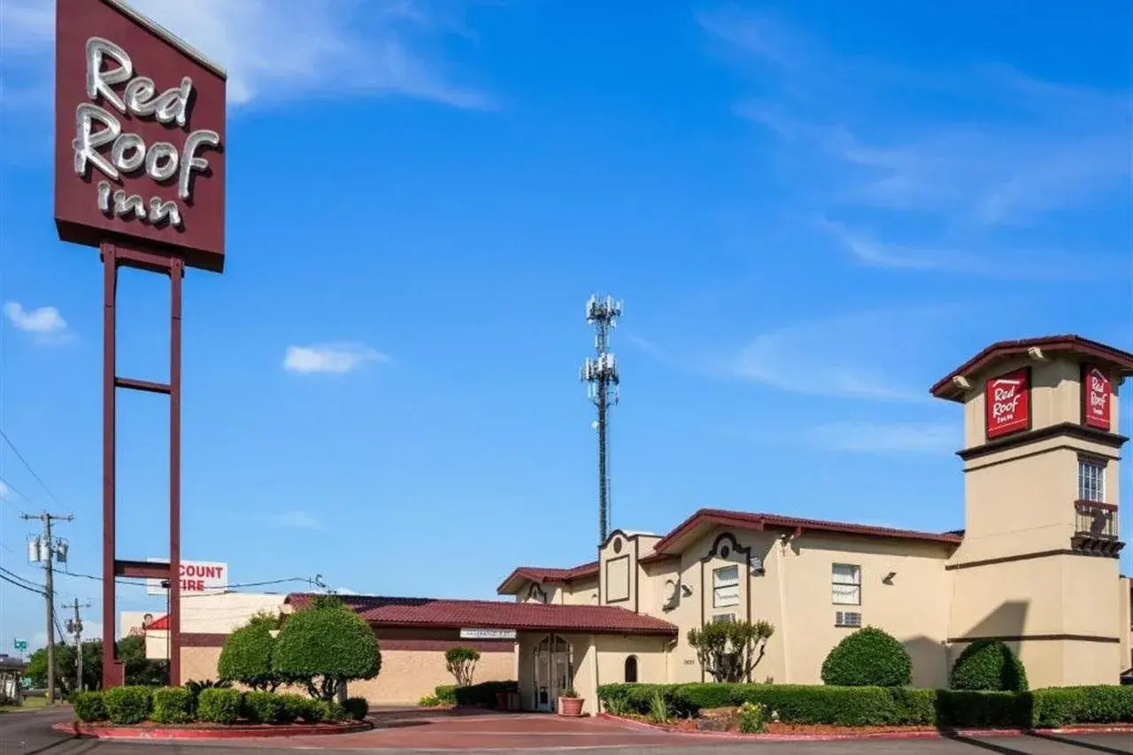 Photo - Red Roof Inn North Dallas - Park Central