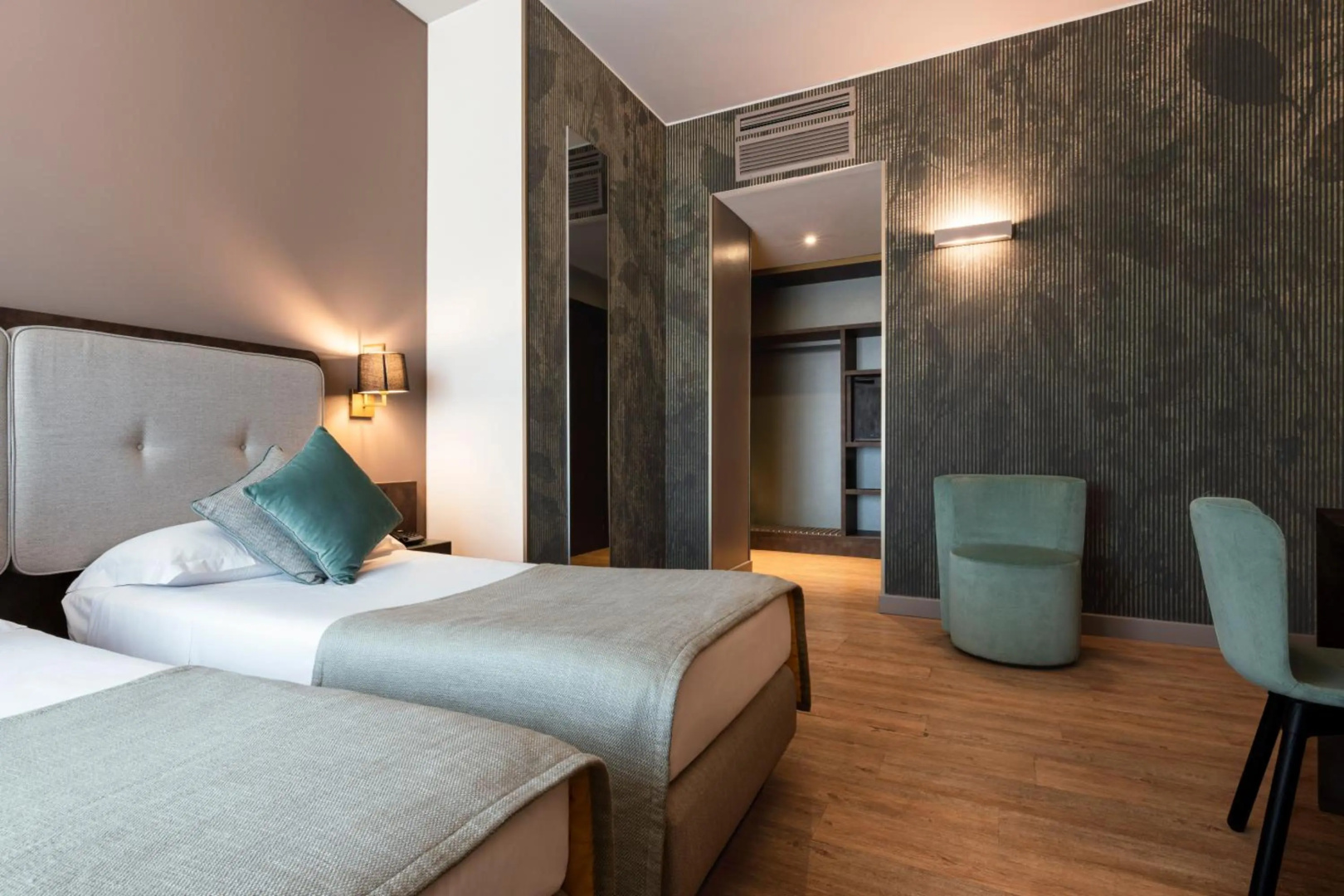 Photo - Mokinba Hotels King
