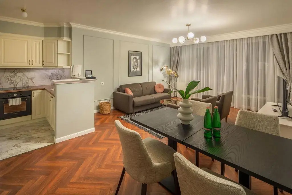 Foto - Queen's Court Hotel & Residence