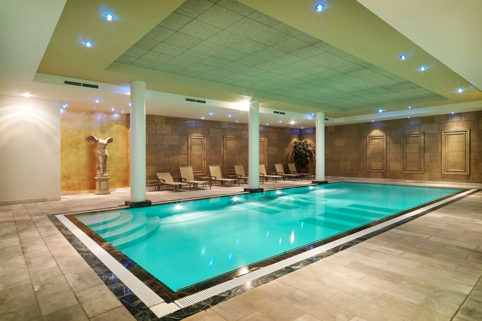 Photo - Hyllit Hotel