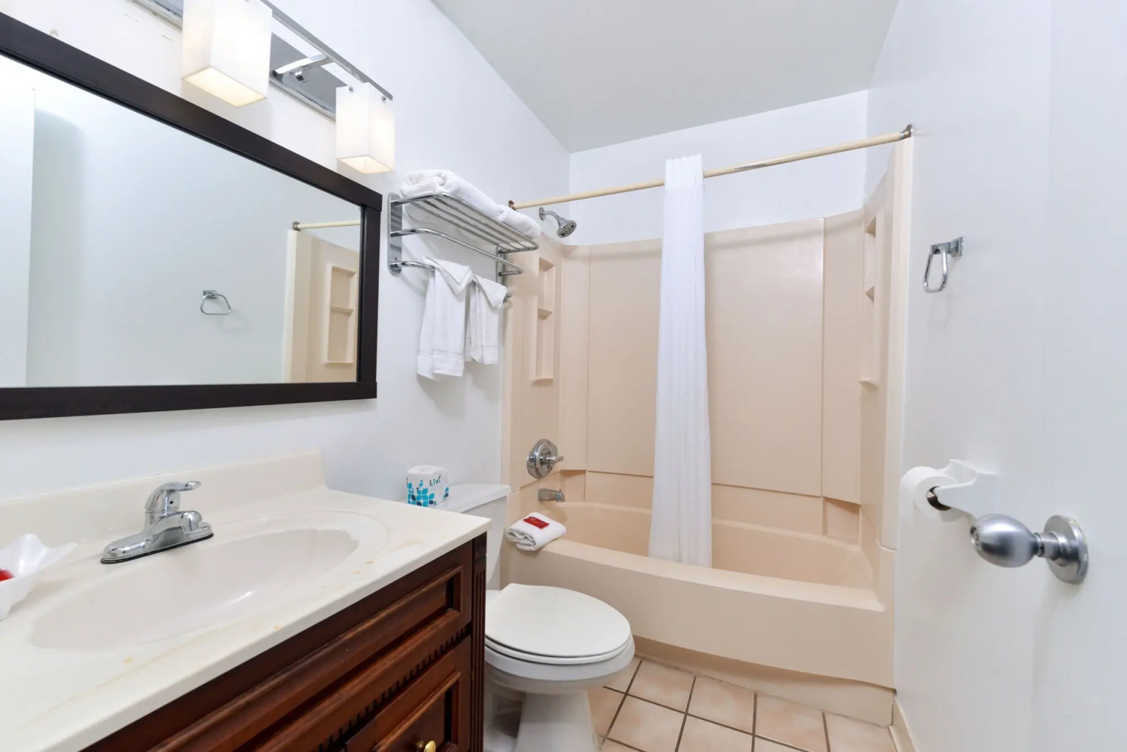 Photo - SureStay Hotel by Best Western Virginia Beach Royal Clipper