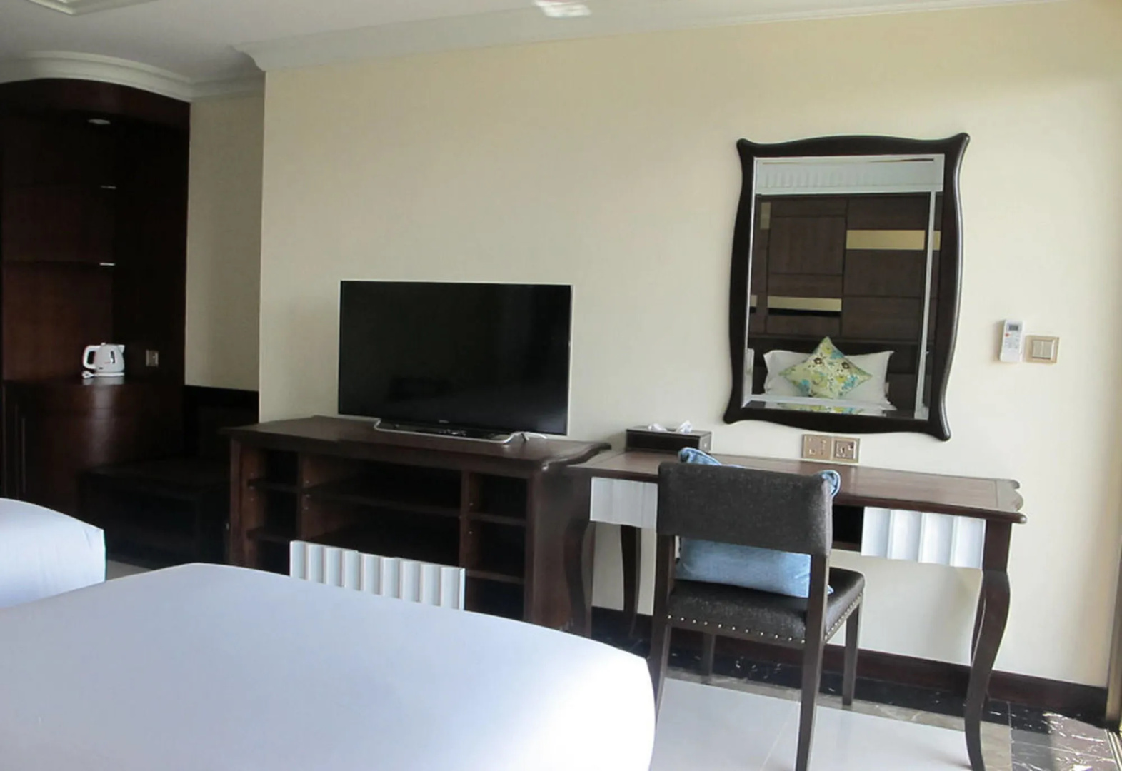 Photo - March Hotel