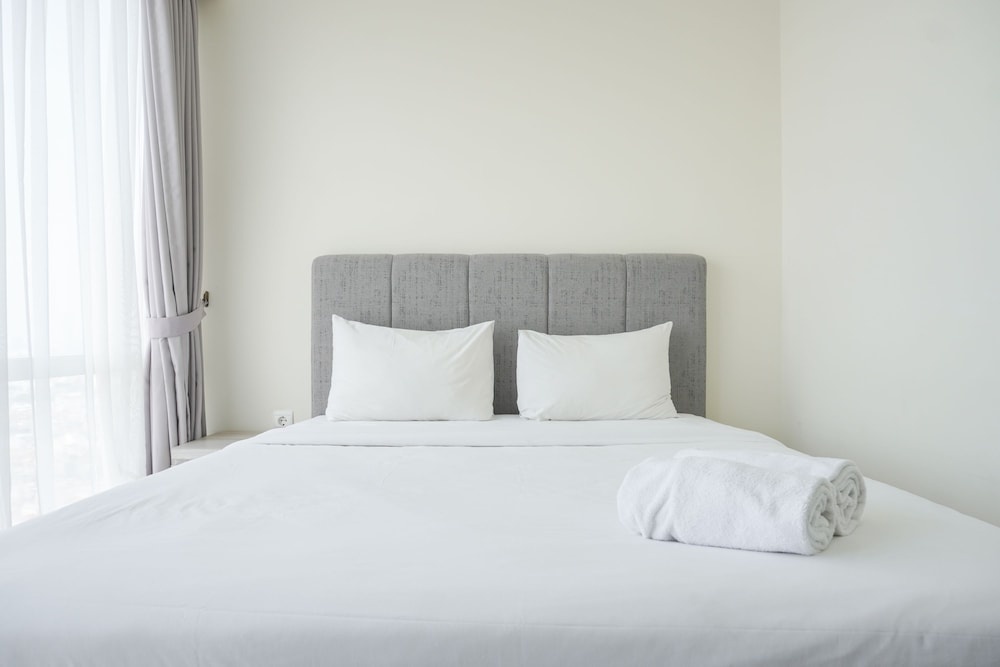 Elegant And Comfy 2Br With Private Lift At Menteng Park Apartment