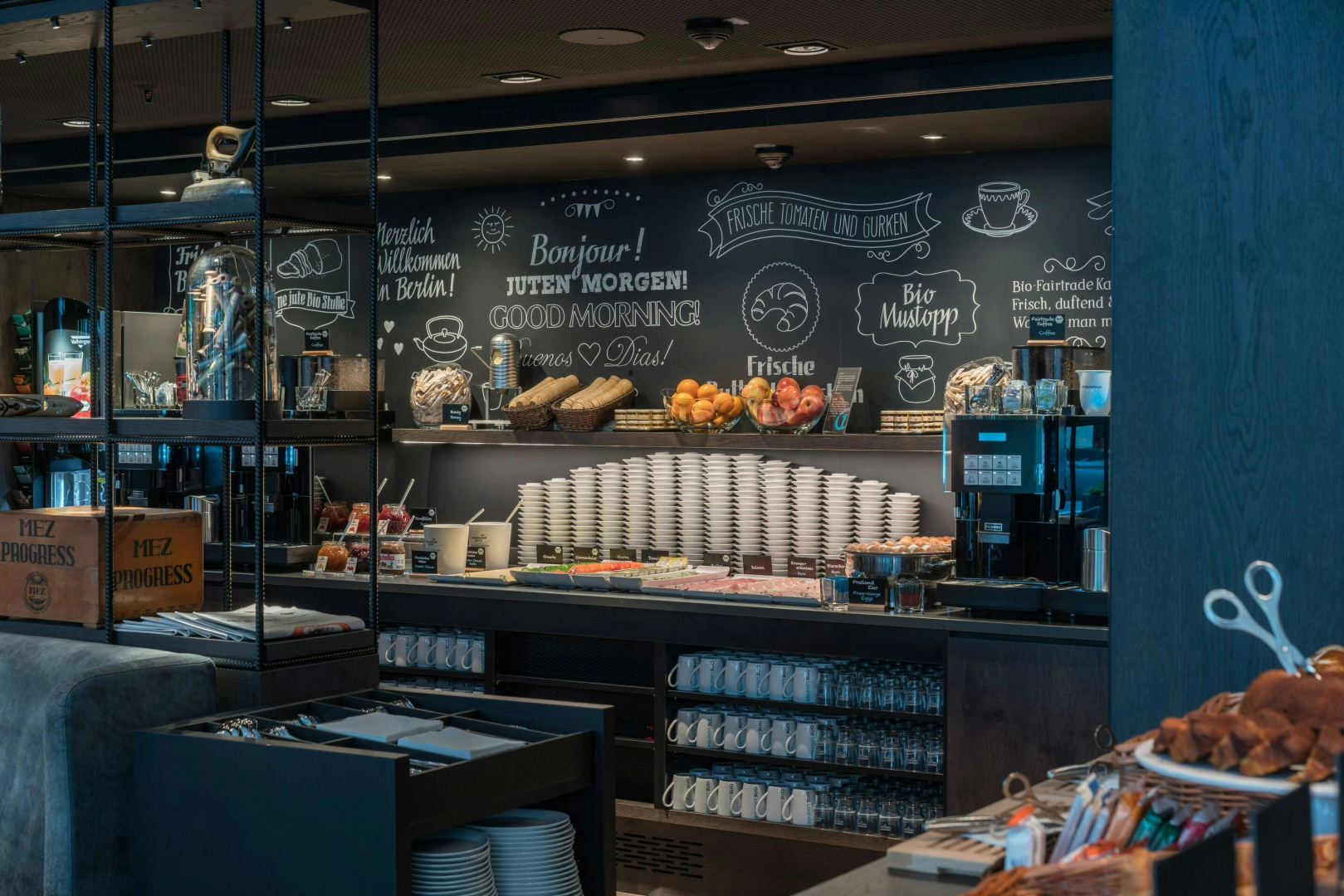 Photo - Motel One Berlin-Alexanderplatz