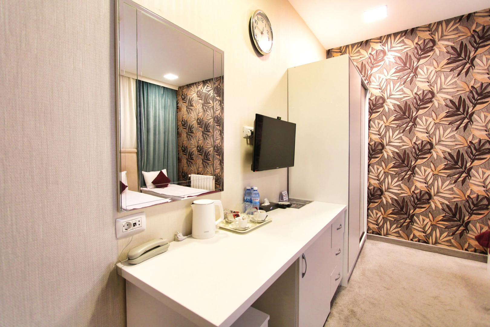 Photo - Old Sunday Hotel