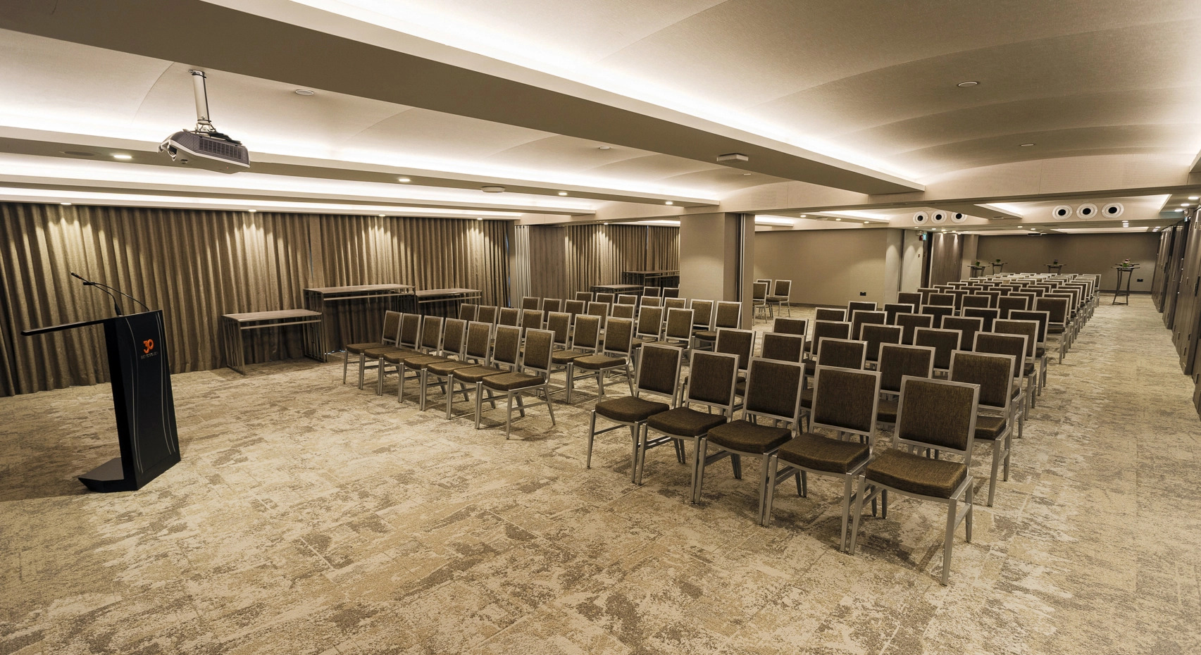 Photo - Oakwood Bencoolen Singapore