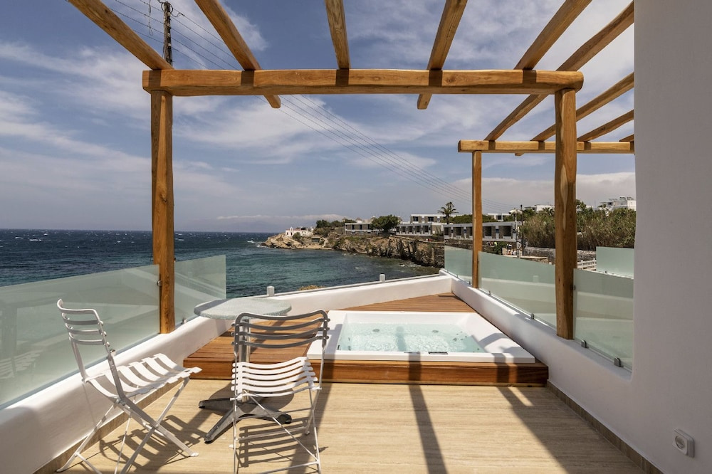 Photo - Poseidon Hotel & Suites