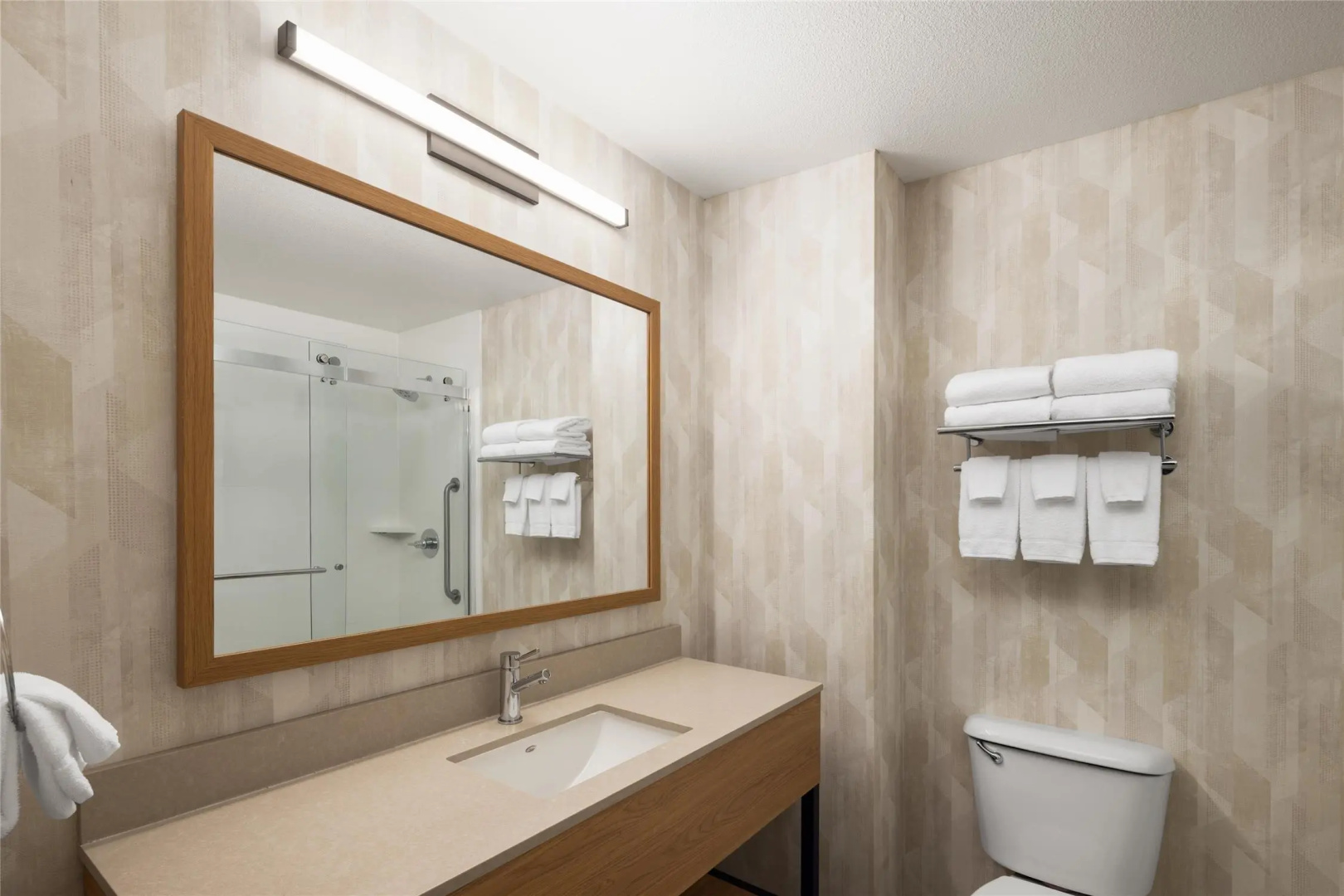Photo - Hampton Inn & Suites Bremerton