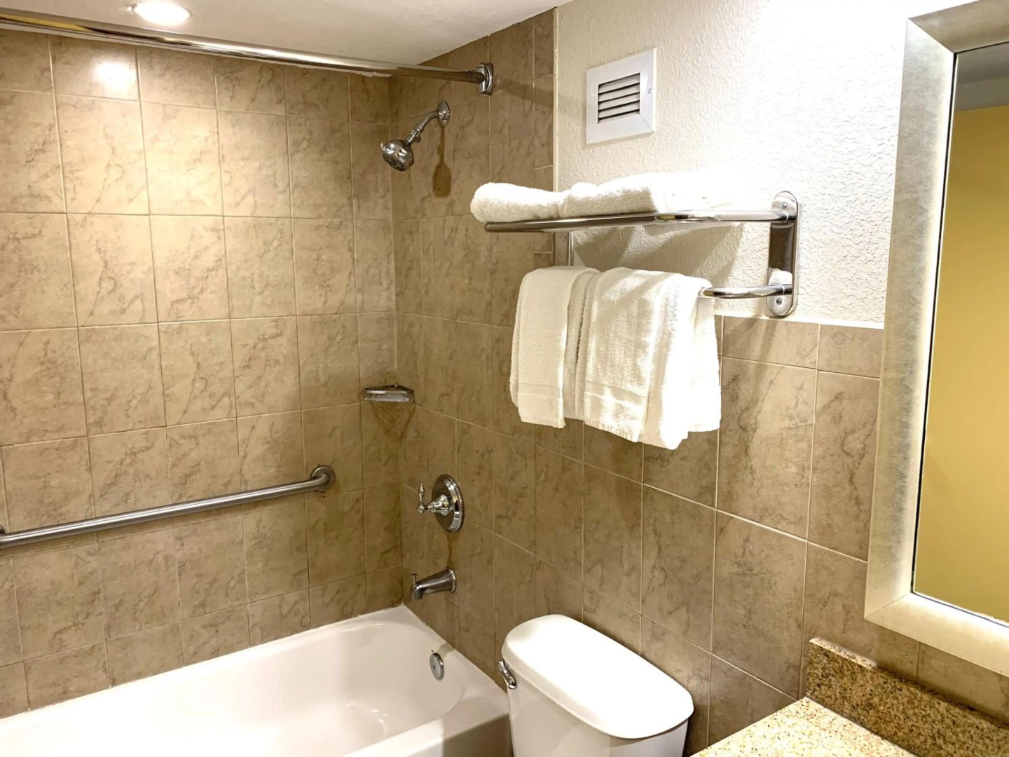 Photo - Rodeway Inn & Suites Fort Lauderdale Airport & Cruise Port