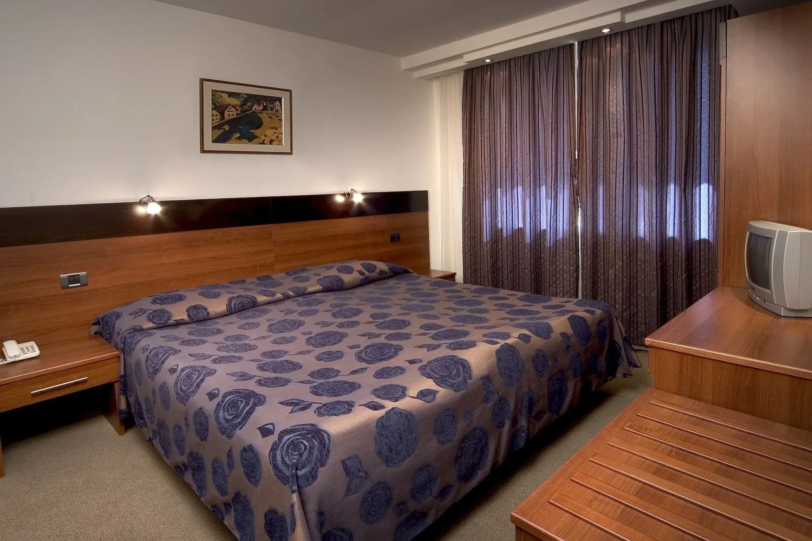 Foto - Hotel Forum - Free Parking for cars