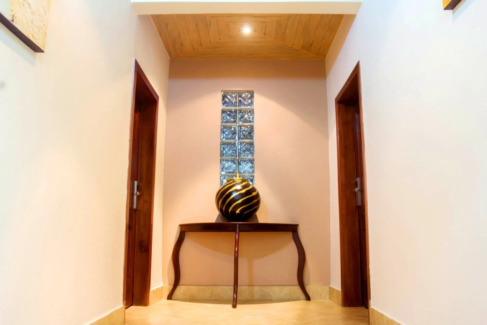 Foto - Mahogany Lodge, Cantonments