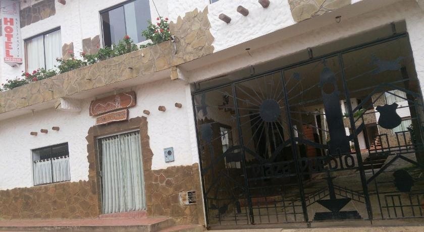 Plaza Pueblo Hotel — фото 1