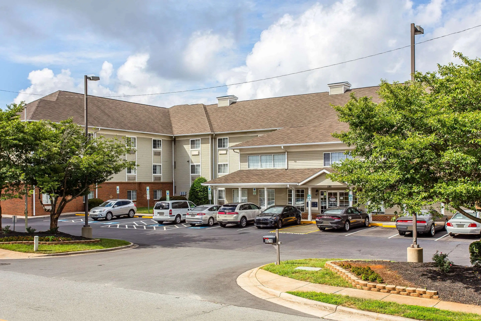 Photo - Suburban Studios near University of North Carolina-Charlotte
