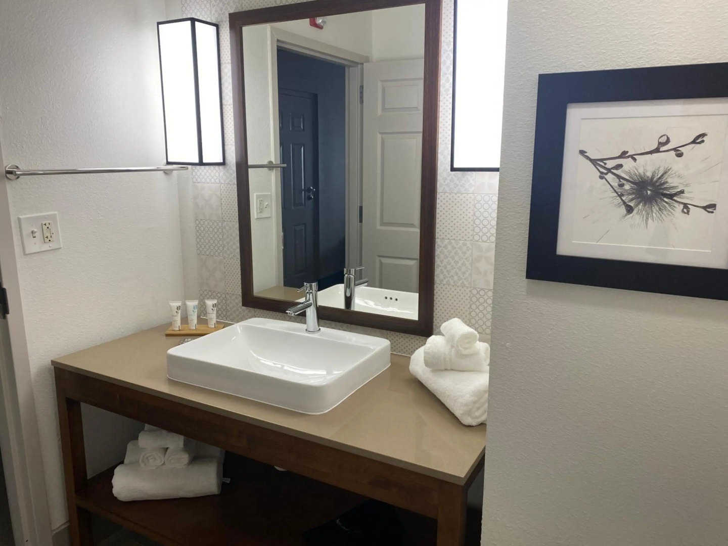 Photo - Country Inn & Suites by Radisson, RJ Stadium - Tampa Airport East