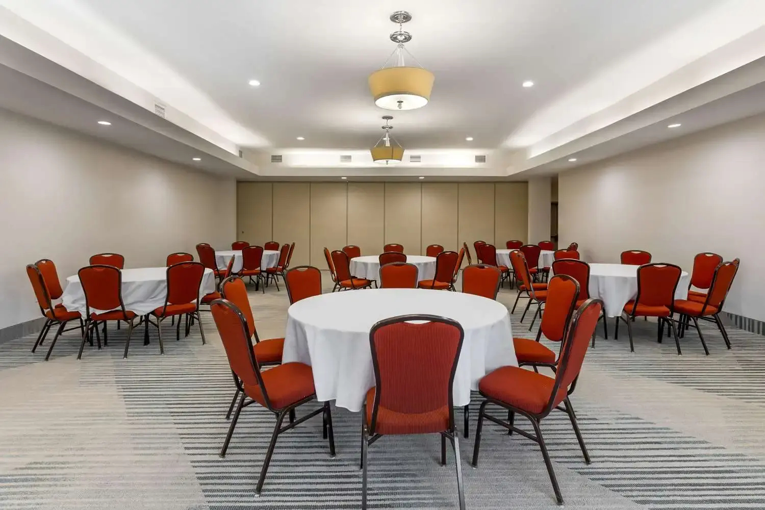 Photo - Comfort Inn & Suites Verona at Turning Stone Resort Casino