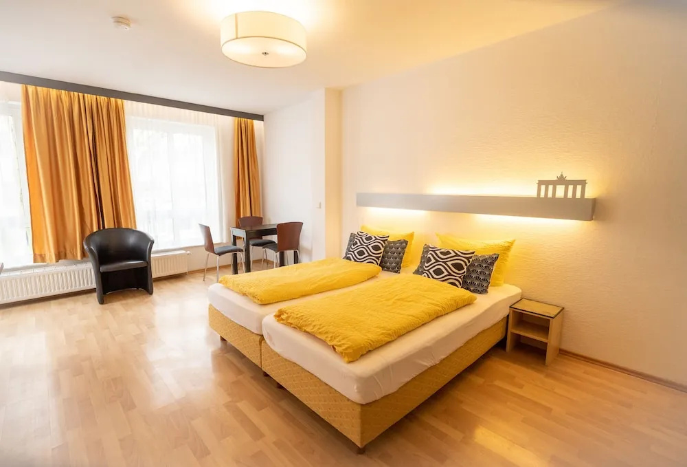 Photo - Ford Apartment