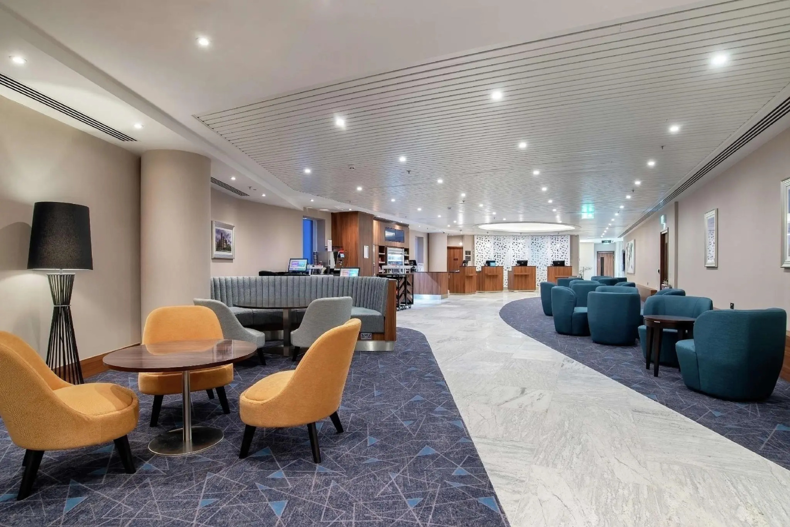 Photo - Hilton Garden Inn London Heathrow Terminal 2 and 3