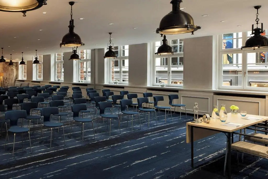 Photo - Renaissance Hamburg Hotel