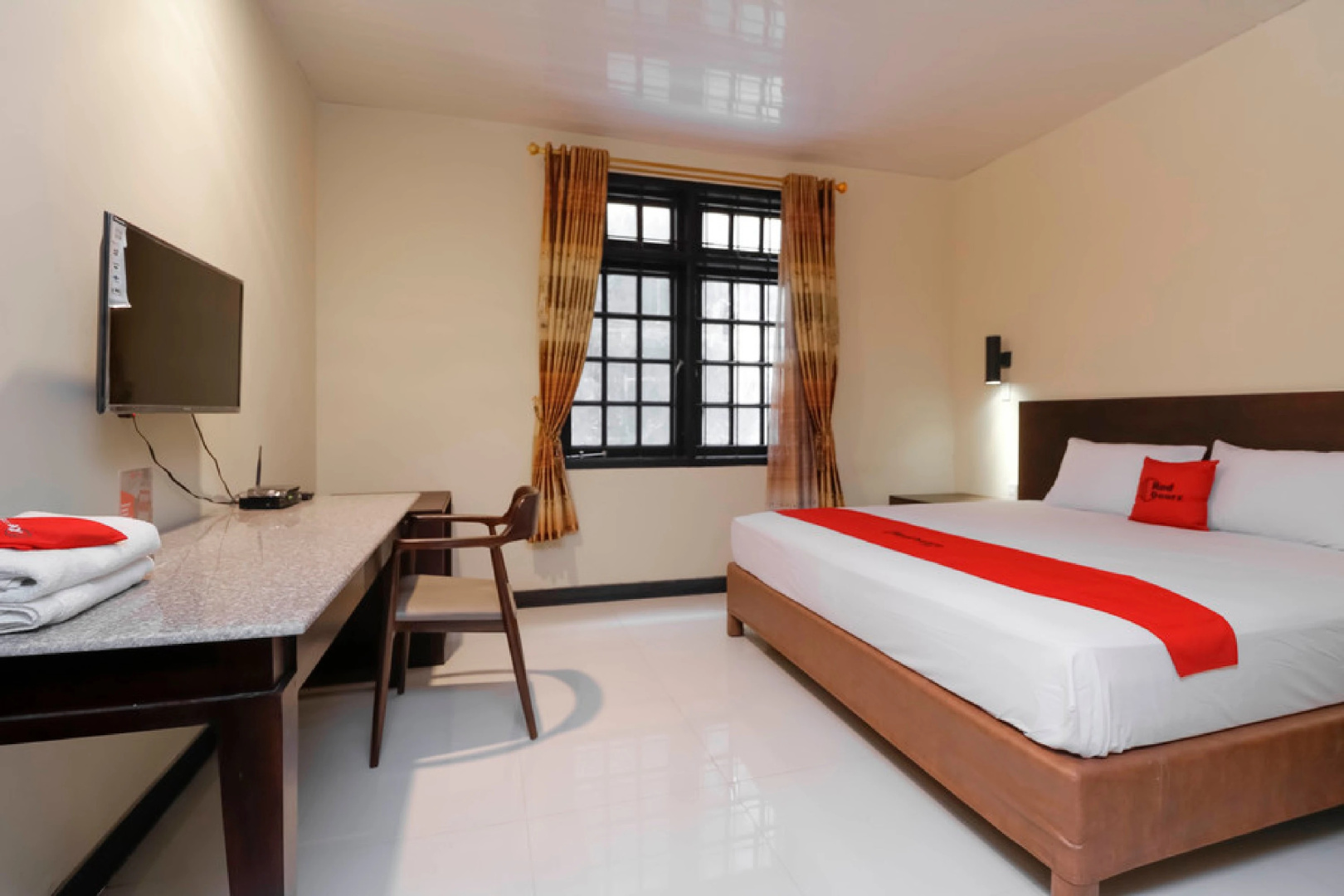 Foto - RedDoorz Plus near Halim Perdanakusuma 2
