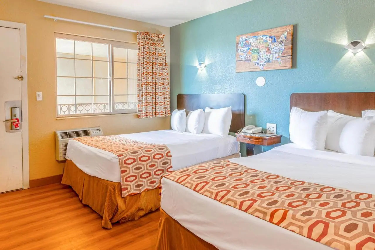 Photo - Hotel Avenida - Oceanside Camp Pendleton
