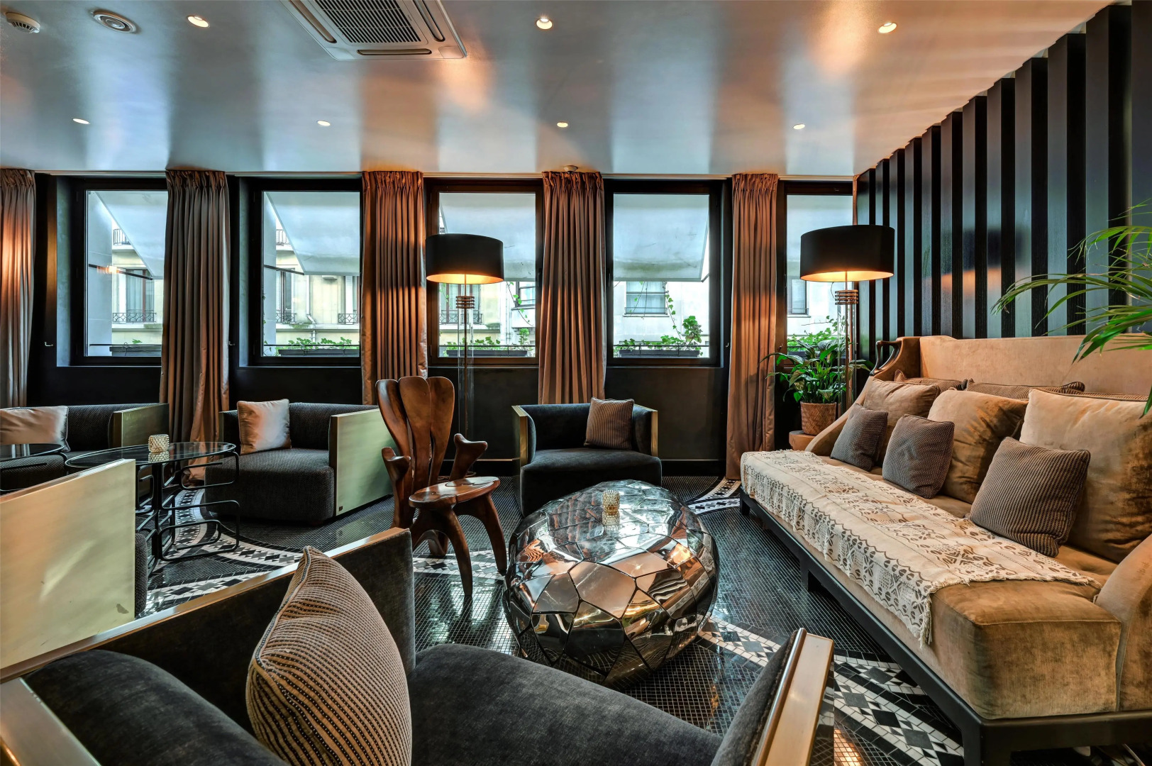 Photo - The One Alma Paris