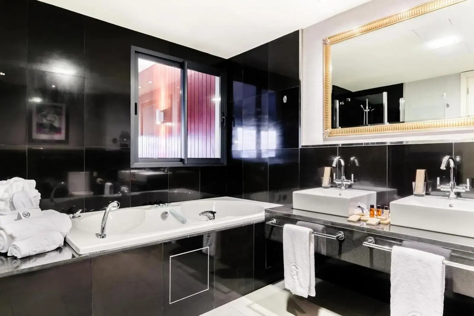 Photo - Hotel 525