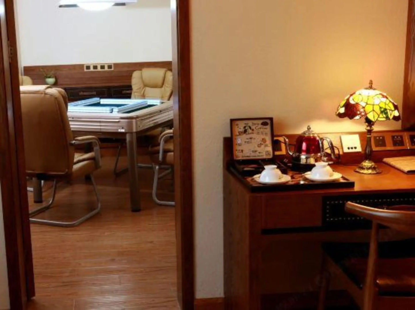 Haofeng Yazhi Hotel (Shanghai International Resort Tangzhen Metro Station)