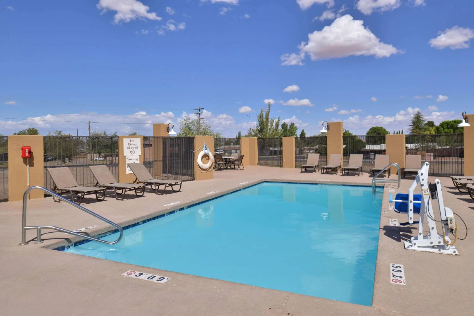 Photo - Clarion Inn Page - Lake Powell